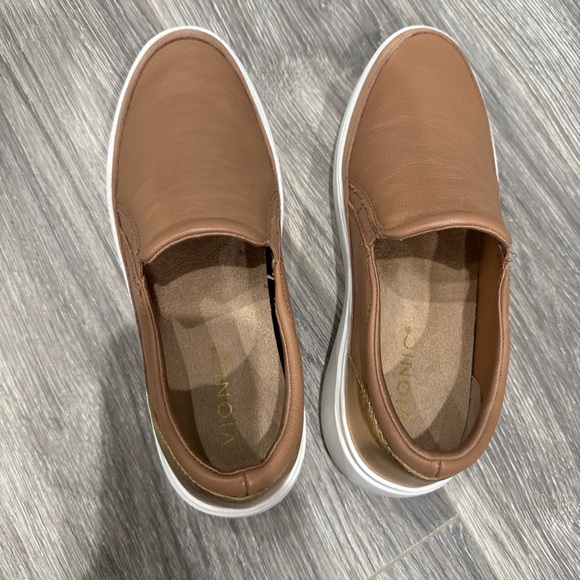 Vionic Men's Light Brown Slip-On Loafers - Picture 5 of 6